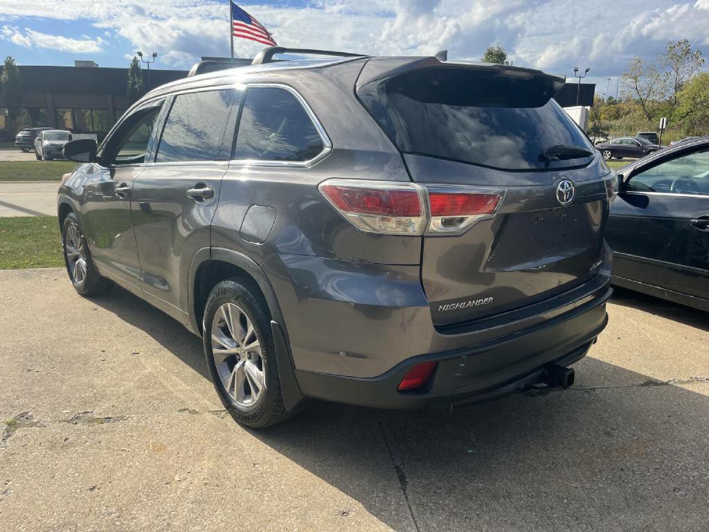 2015 Toyota Highlander Image 6