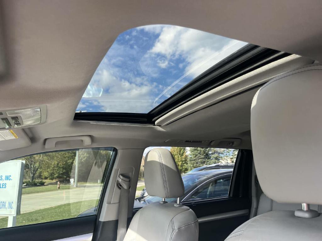 2015 Toyota Highlander Image 8