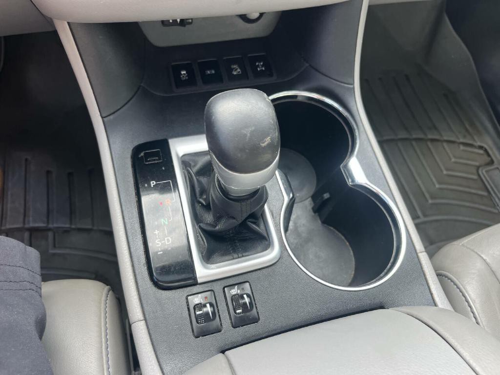 2015 Toyota Highlander Image 19