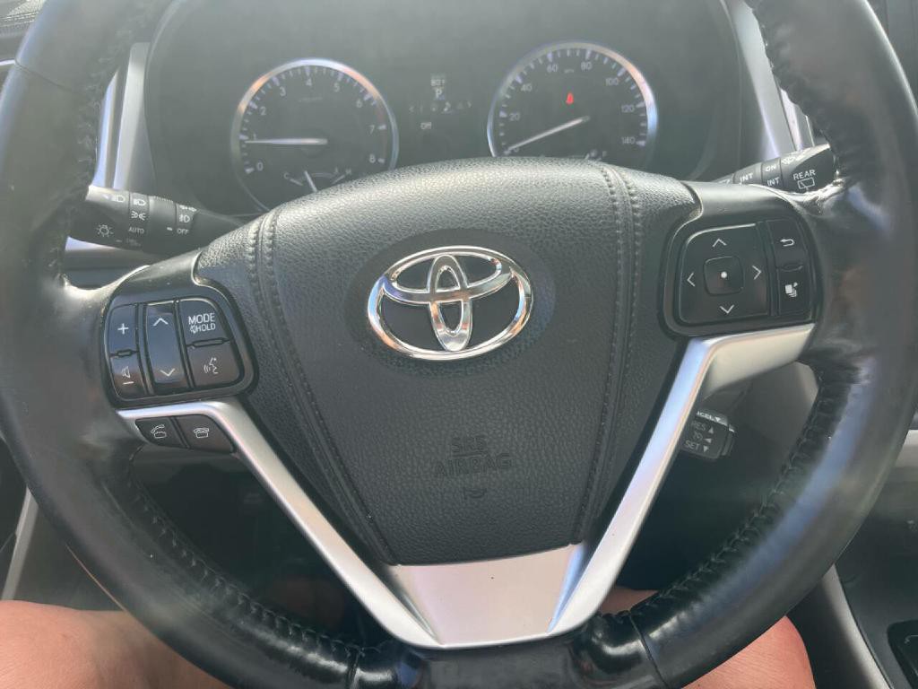 2015 Toyota Highlander Image 22