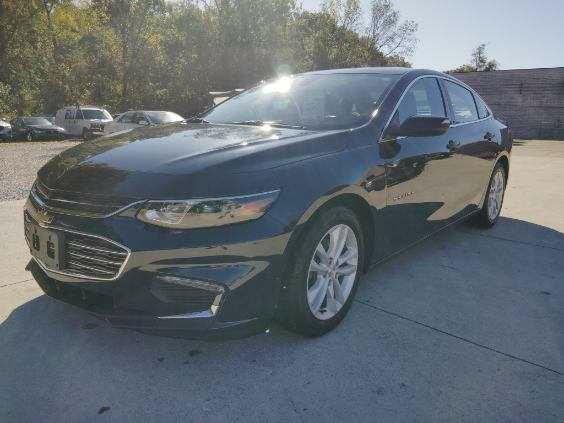 2017 Chevrolet Malibu Image 2