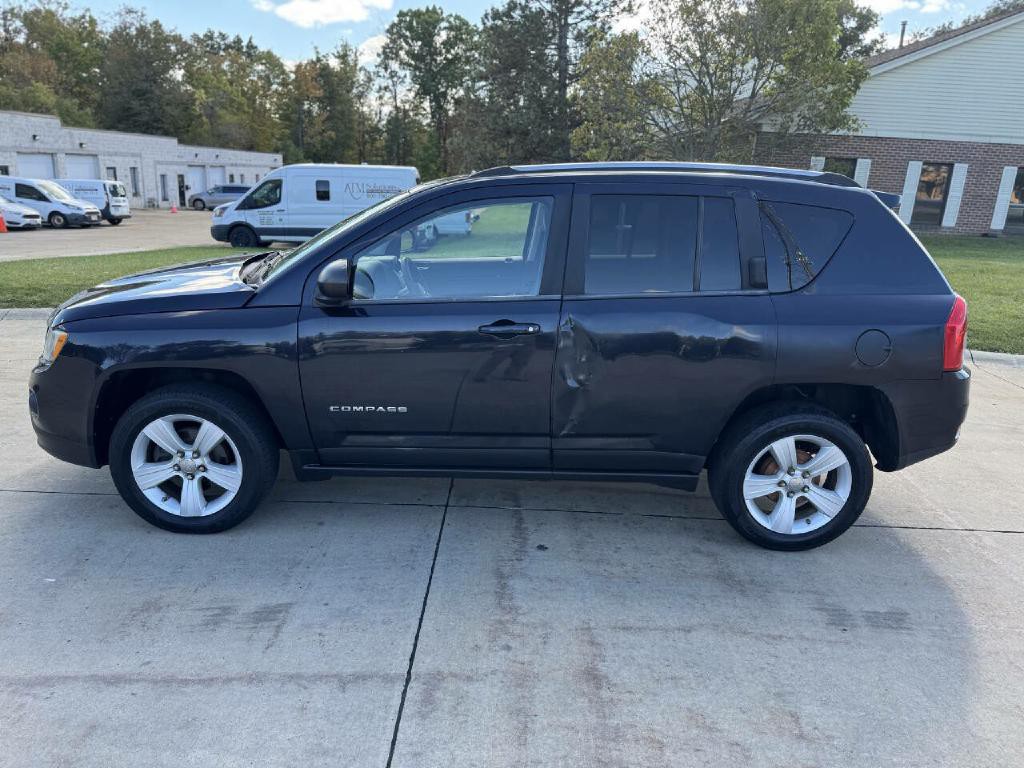 2011 Jeep Compass Image 2
