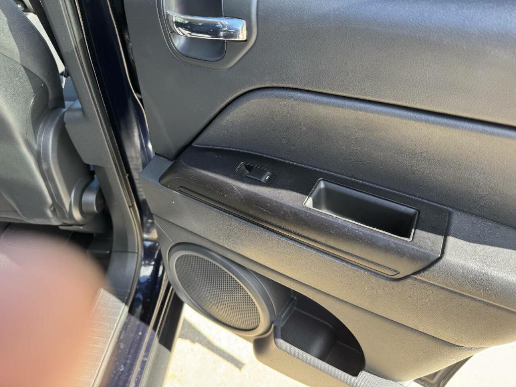 2011 Jeep Compass Image 19