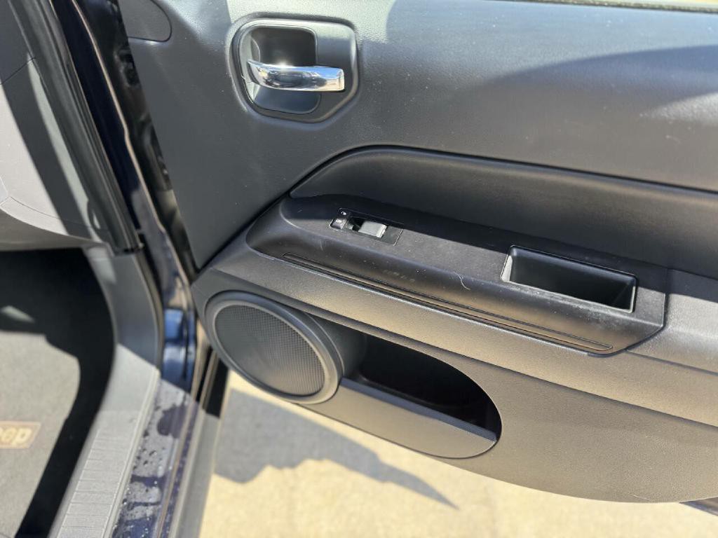 2011 Jeep Compass Image 21