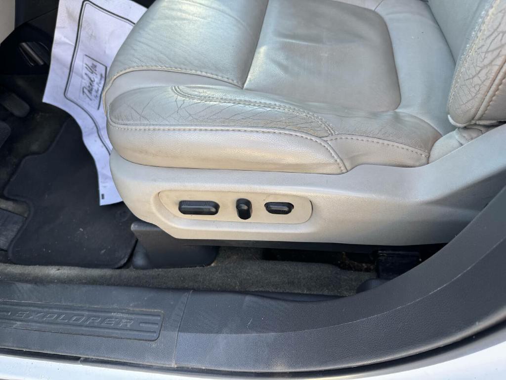 2013 Ford Explorer Image 9