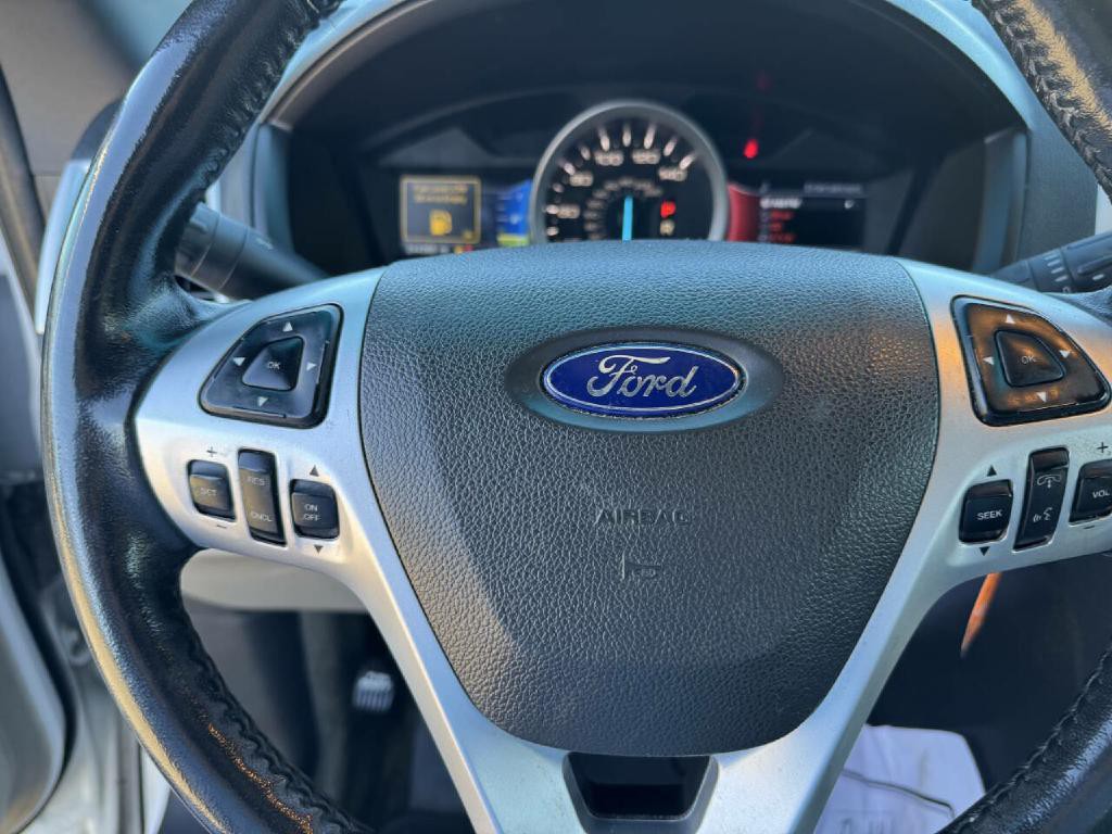 2013 Ford Explorer Image 12