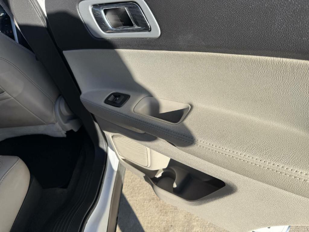 2013 Ford Explorer Image 19