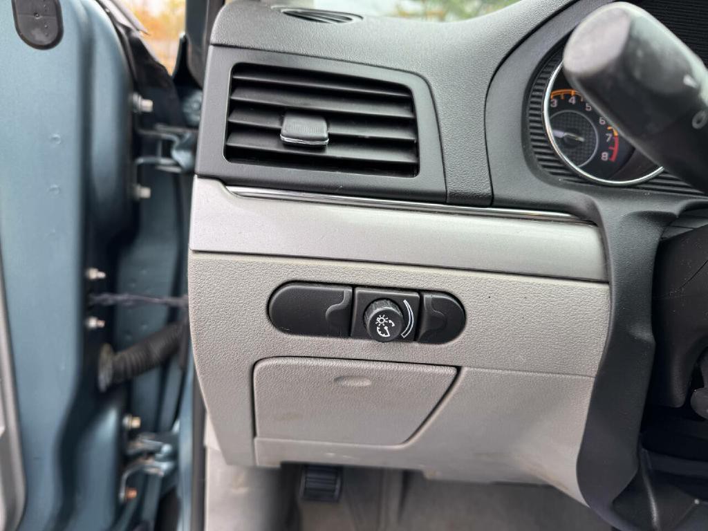 2009 Saturn Aura Image 12