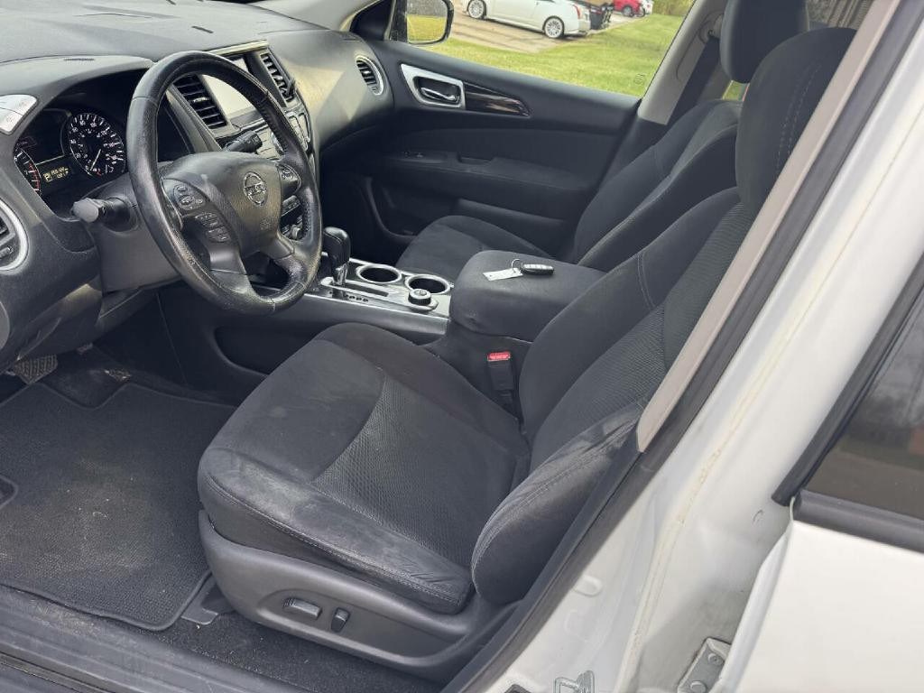 2015 Nissan Pathfinder Image 12