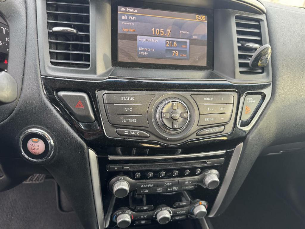 2015 Nissan Pathfinder Image 16