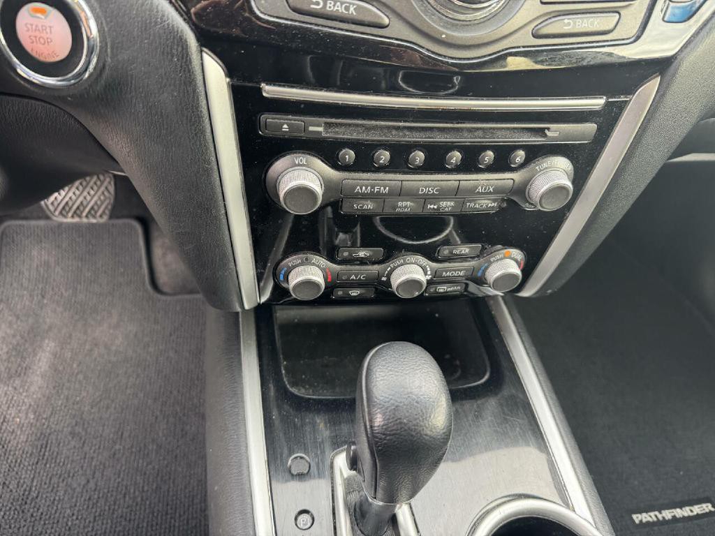 2015 Nissan Pathfinder Image 17