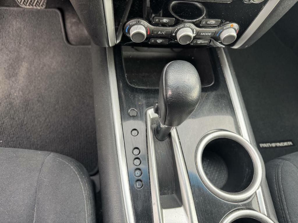 2015 Nissan Pathfinder Image 18