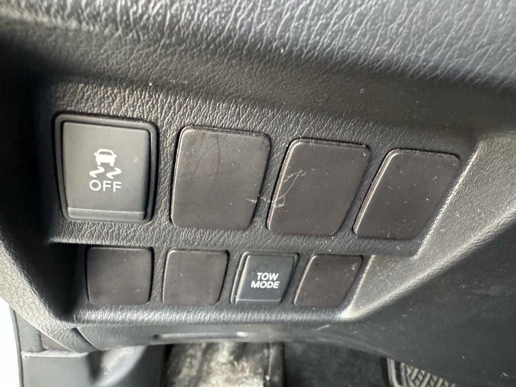 2015 Nissan Pathfinder Image 24