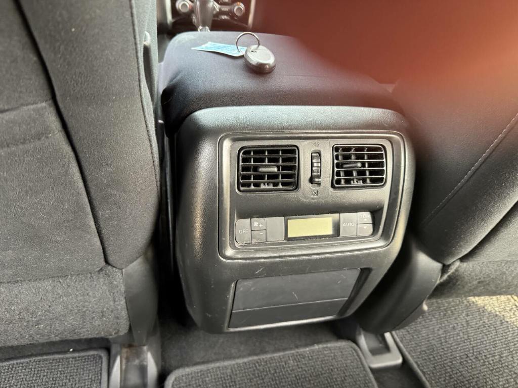2015 Nissan Pathfinder Image 29