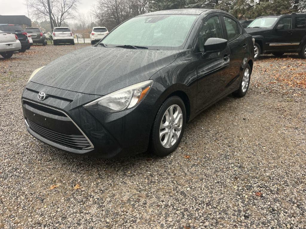 2017 Toyota Yaris Image 1