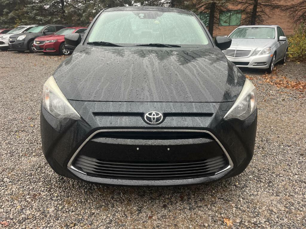 2017 Toyota Yaris Image 3