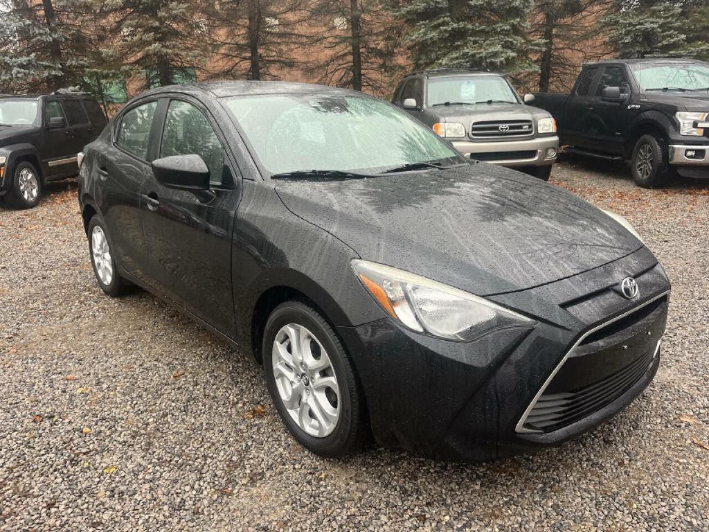 2017 Toyota Yaris Image 4