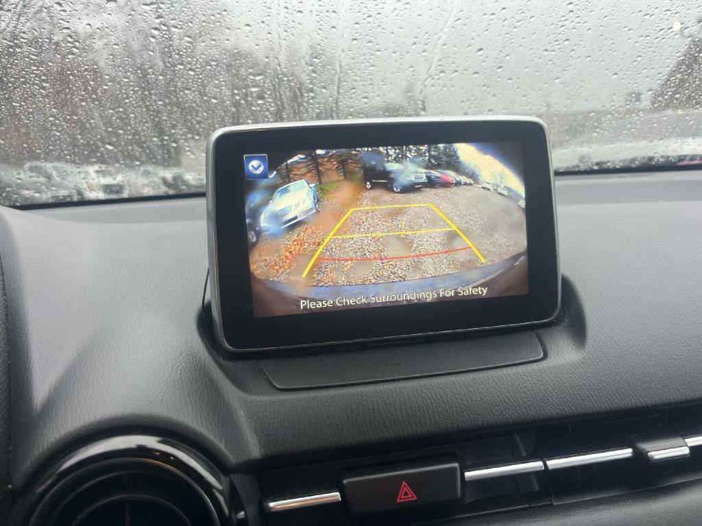 2017 Toyota Yaris Image 13