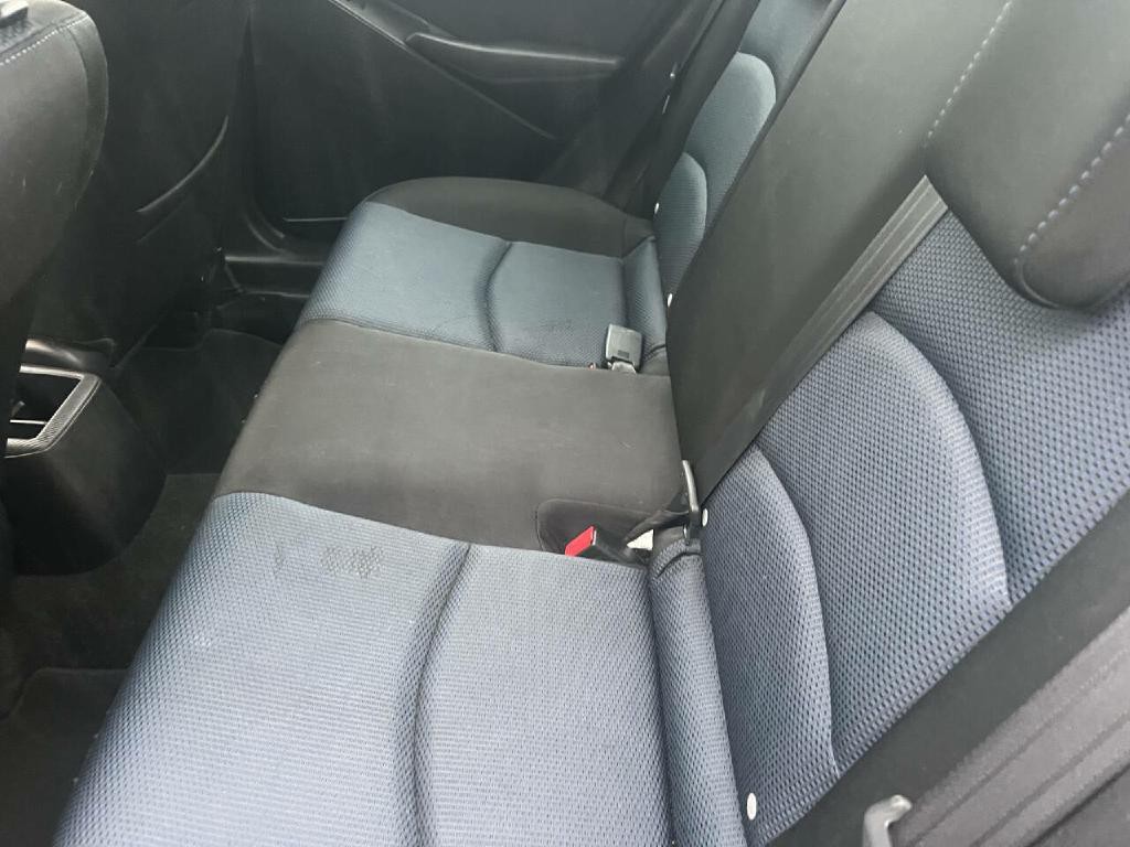 2017 Toyota Yaris Image 24