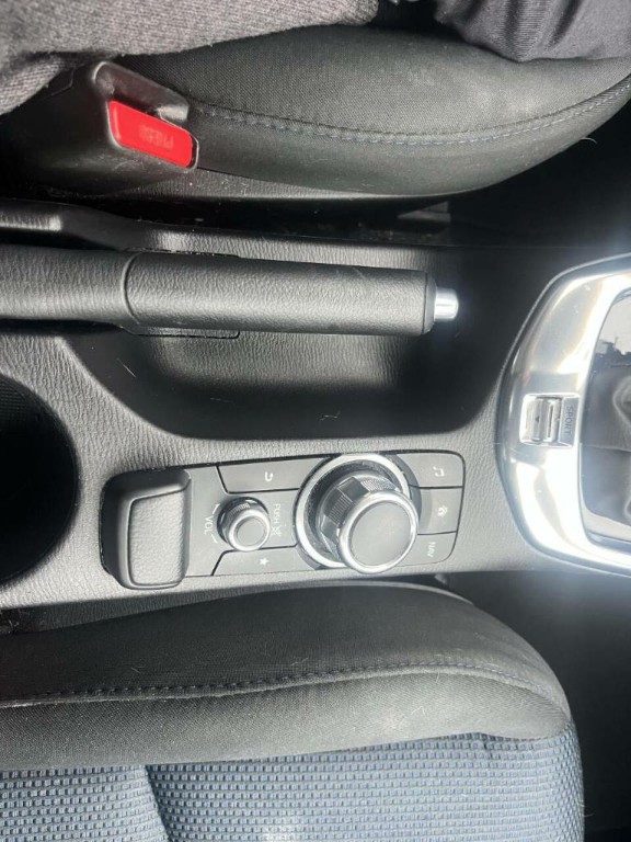 2017 Toyota Yaris Image 25