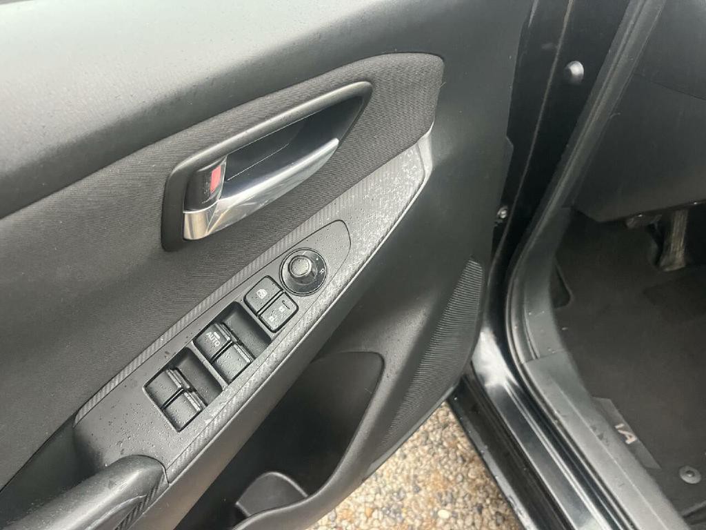 2017 Toyota Yaris Image 27