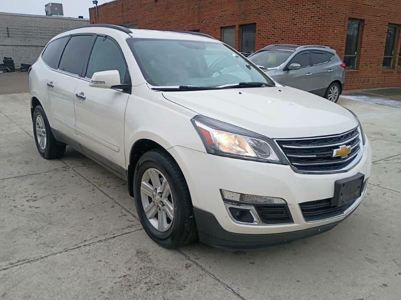 2014 Chevrolet Traverse Image 2