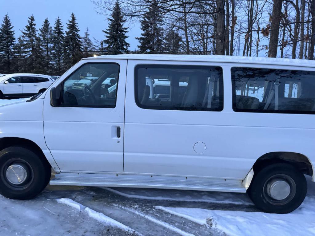 1998 Ford Econoline Image 2