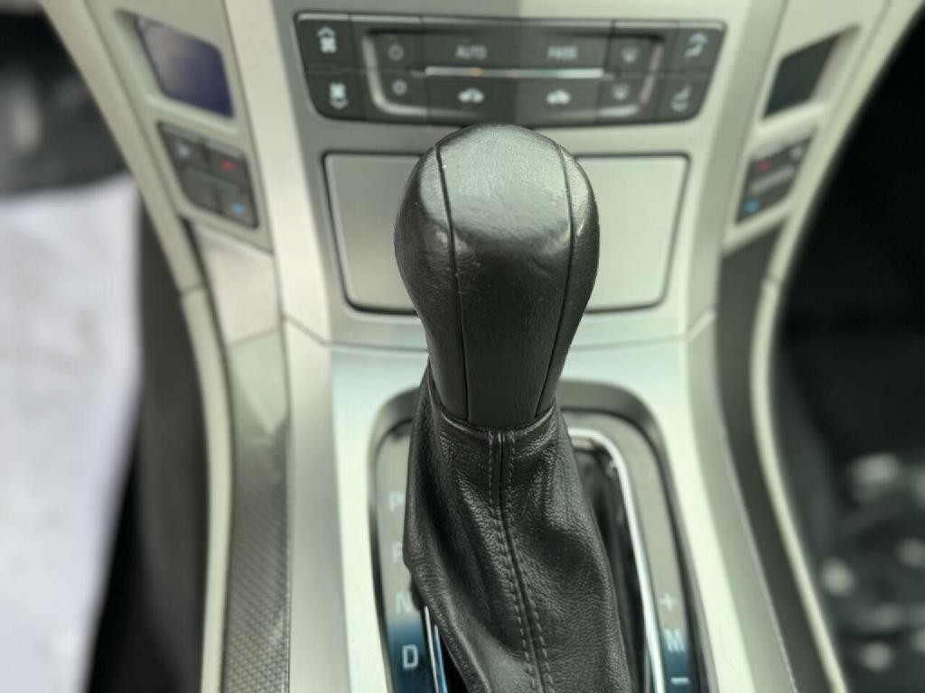 2010 Cadillac CTS Image 8