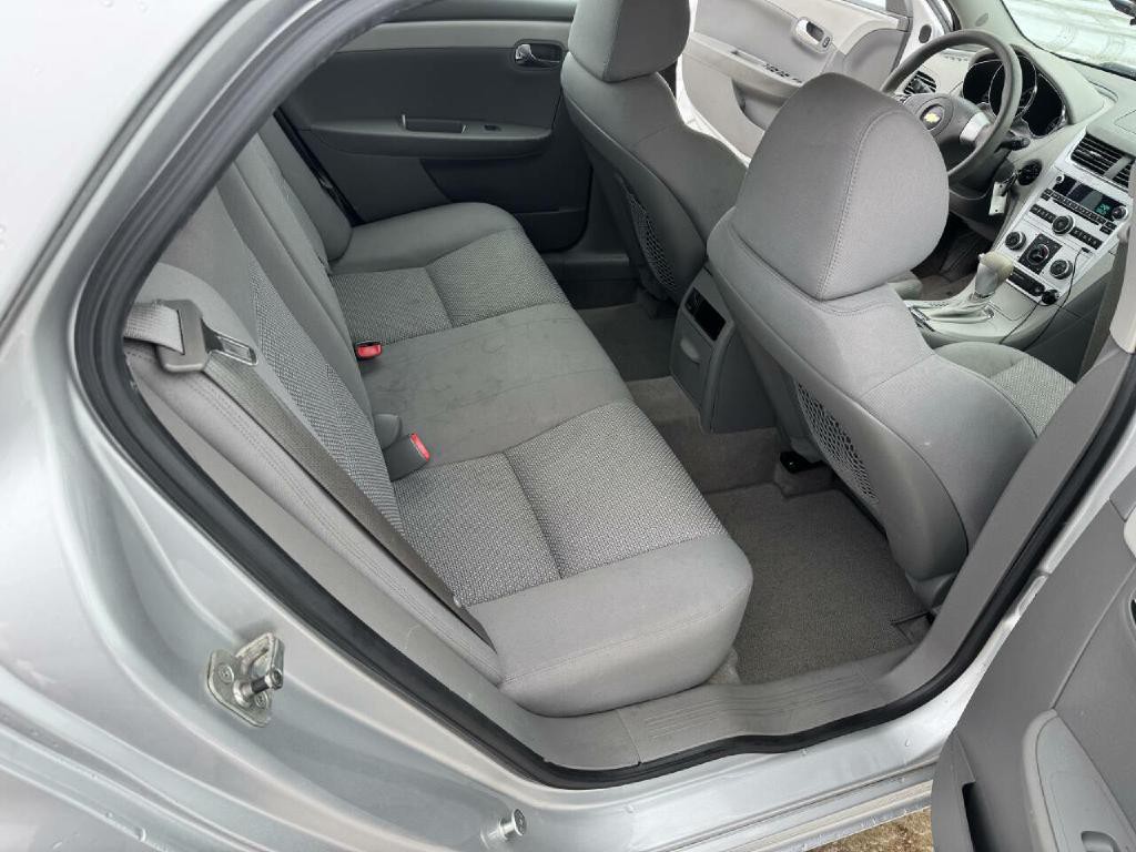 2010 Chevrolet Malibu Image 11