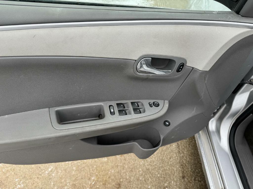 2010 Chevrolet Malibu Image 20