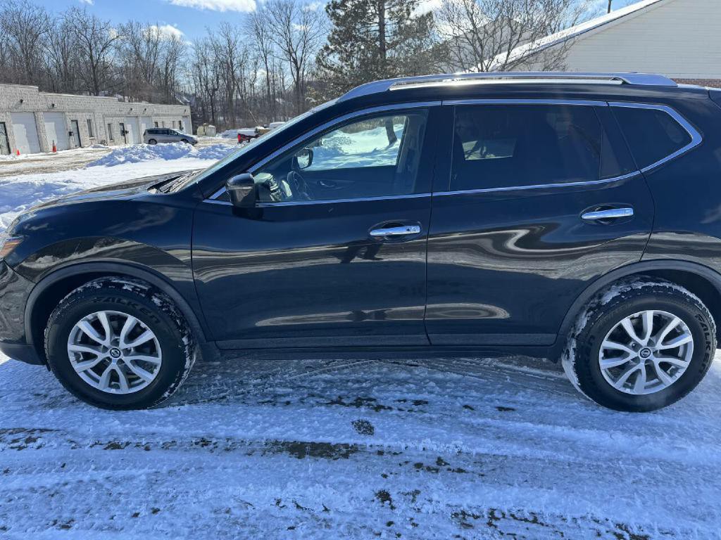 2018 Nissan Rogue Image 2