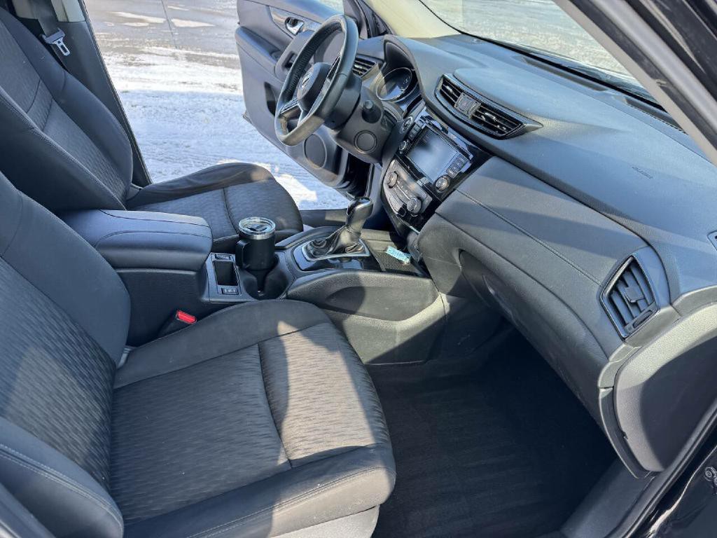 2018 Nissan Rogue Image 6