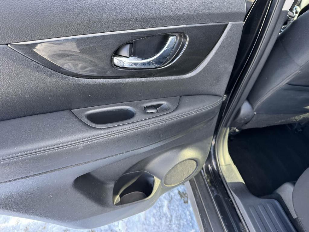 2018 Nissan Rogue Image 13