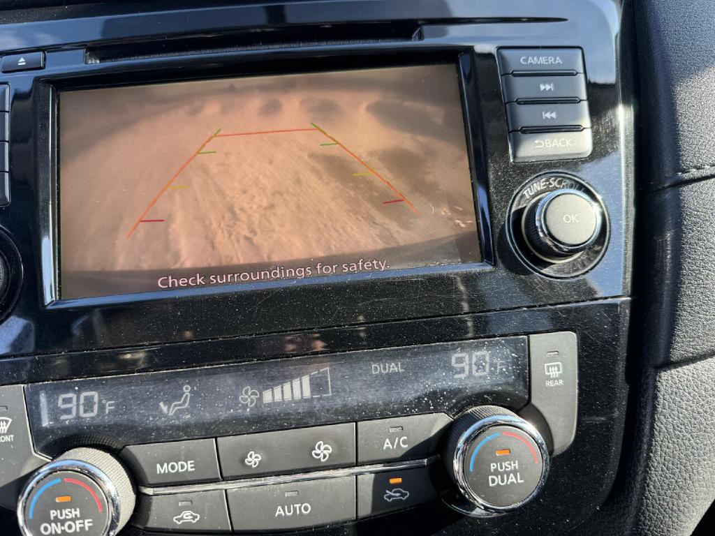 2018 Nissan Rogue Image 16