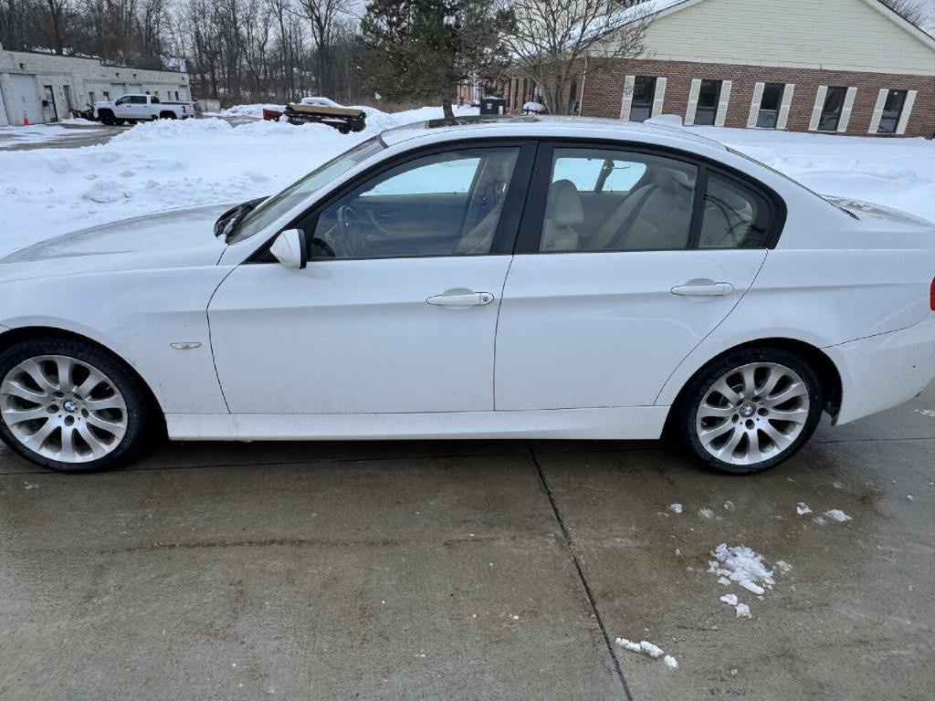 2008 BMW 3 Series Image 2