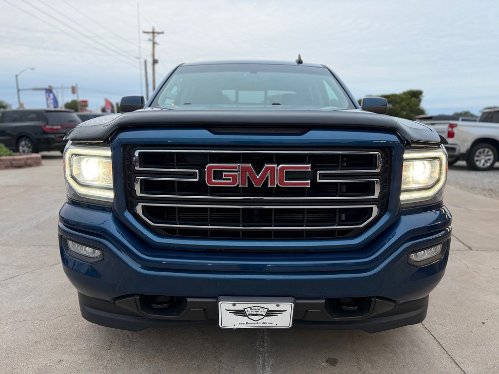 2018 GMC Sierra Image 2