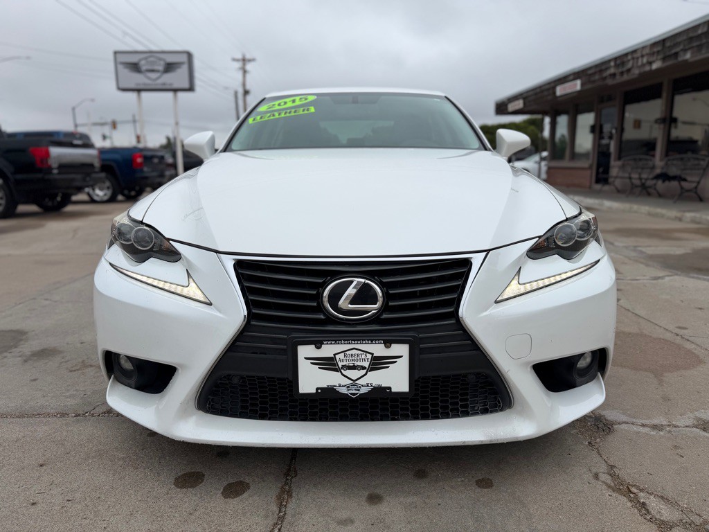 2015 Lexus IS Image 2
