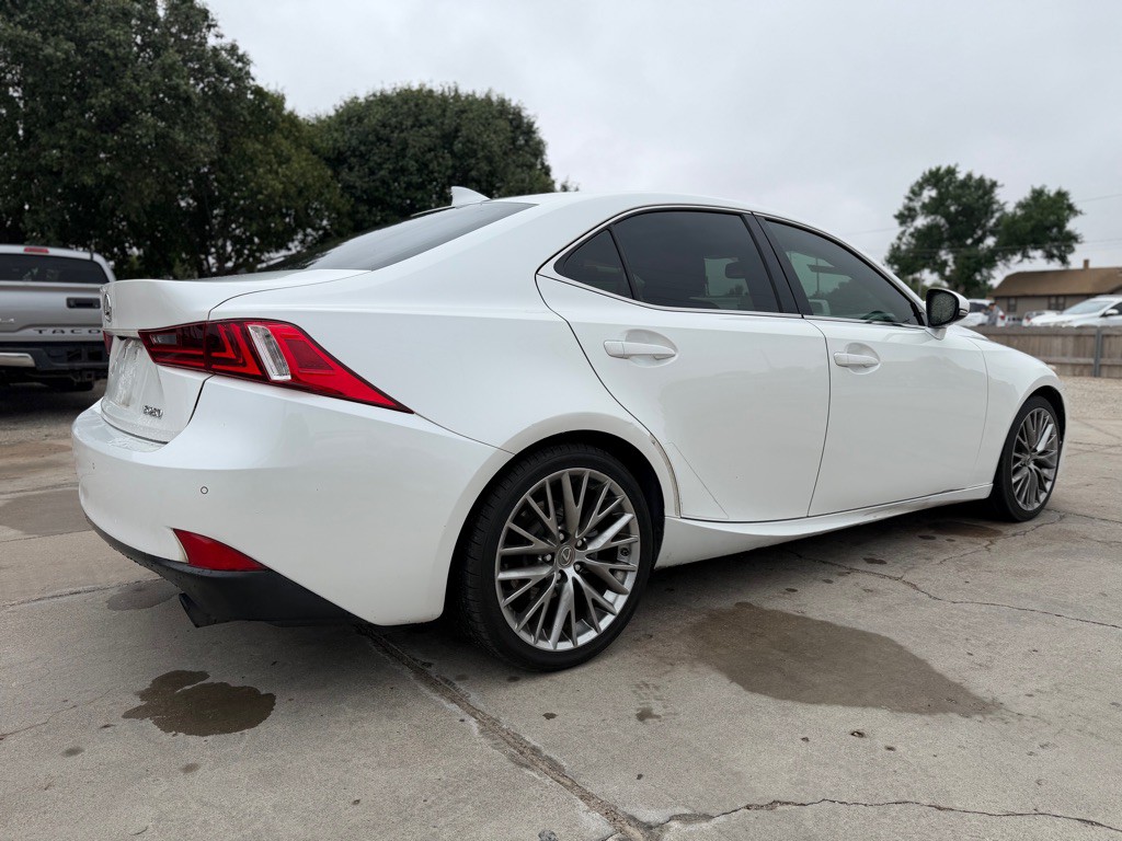 2015 Lexus IS Image 5