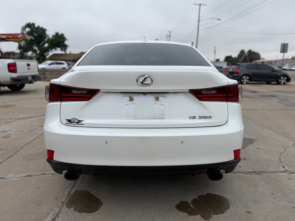 2015 Lexus IS Image 6