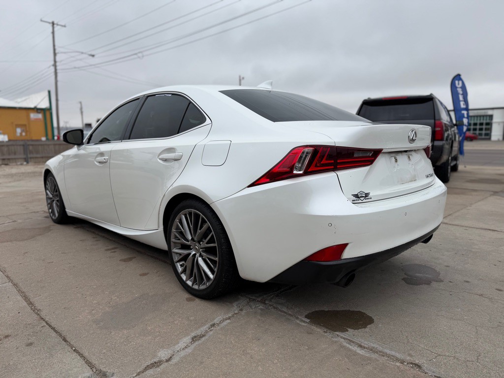 2015 Lexus IS Image 7