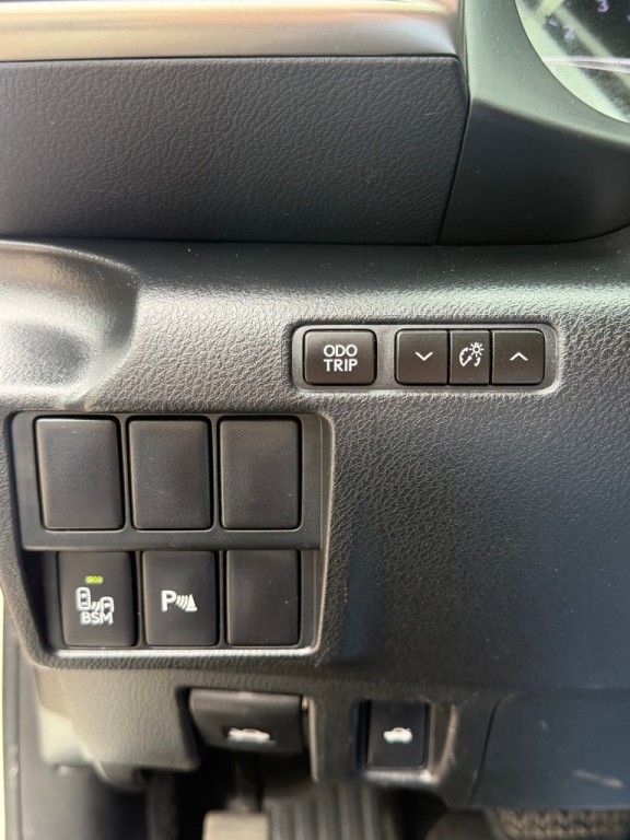 2015 Lexus IS Image 17