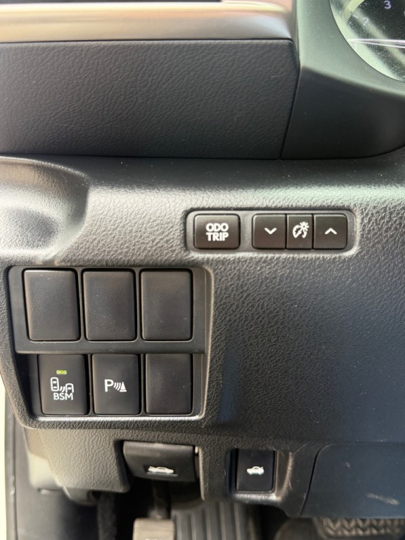 2015 Lexus IS Image 18