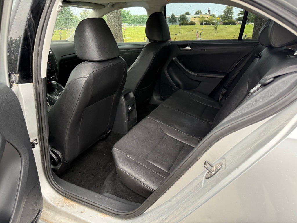2011 Volkswagen Jetta Image 10