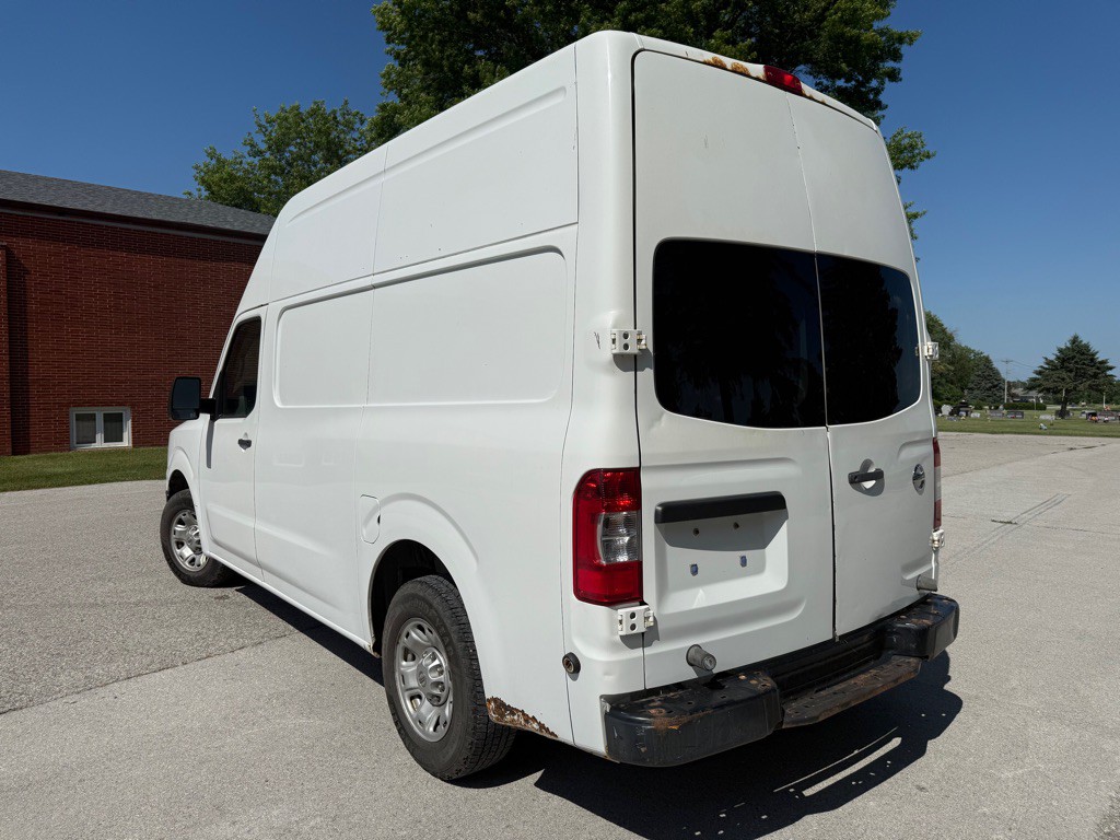 2012 Nissan NV Image 8