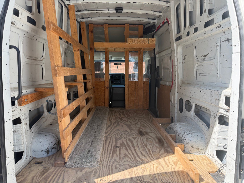 2012 Nissan NV Image 9