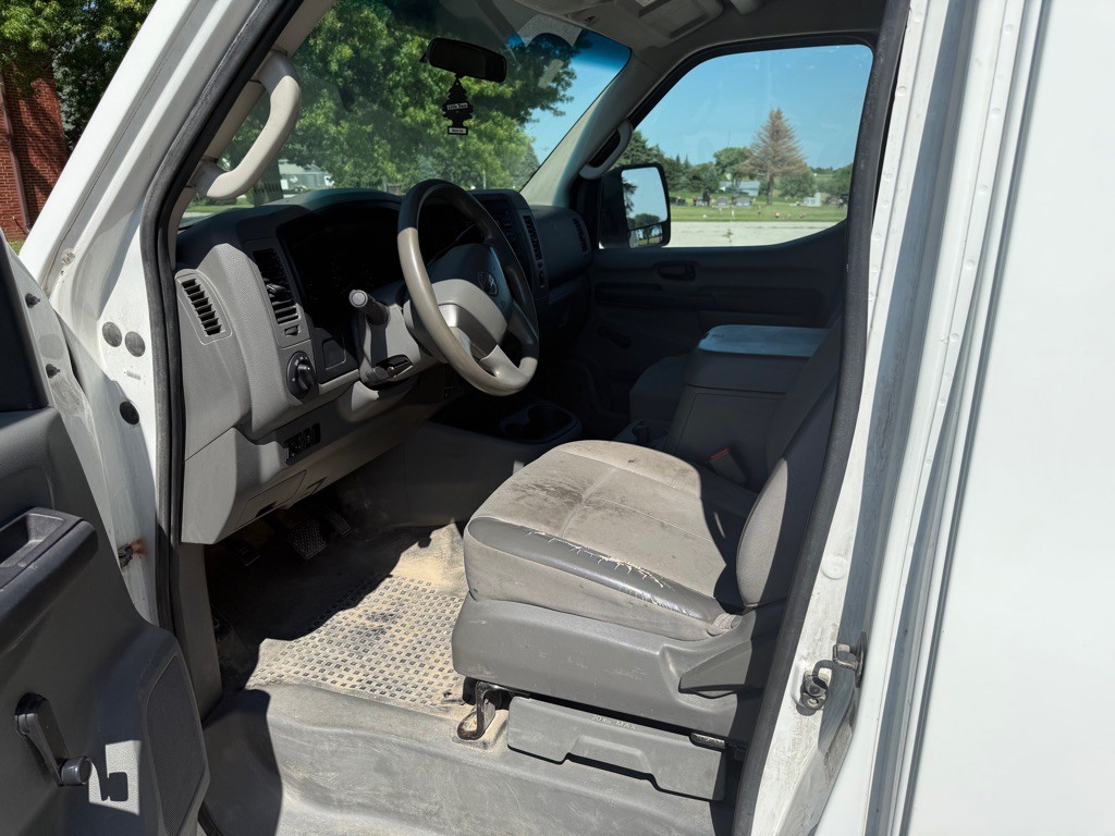 2012 Nissan NV Image 12