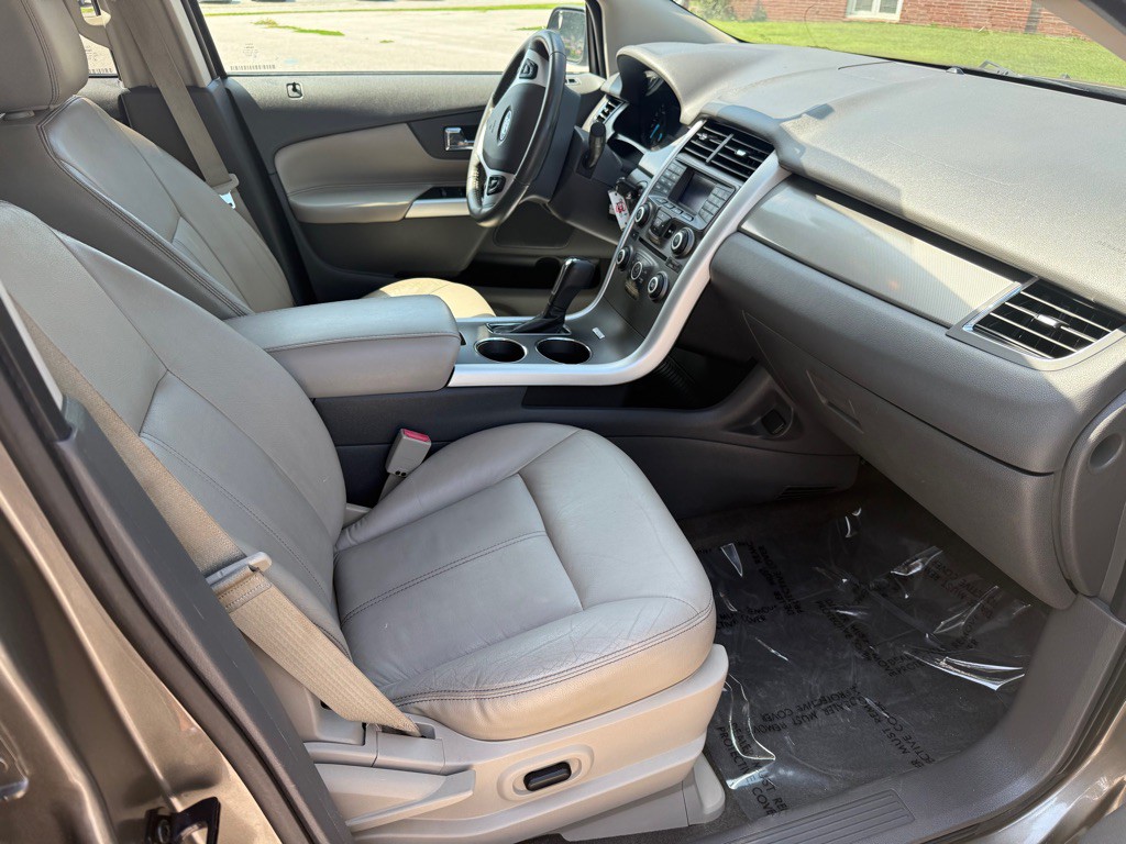 2013 Ford Edge Image 9