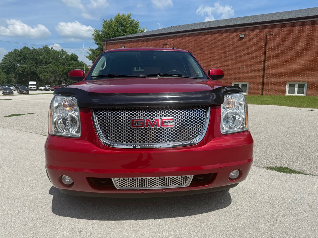 2012 GMC Yukon Image 2