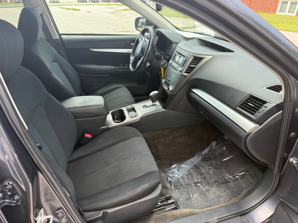 2013 Subaru Outback Image 9