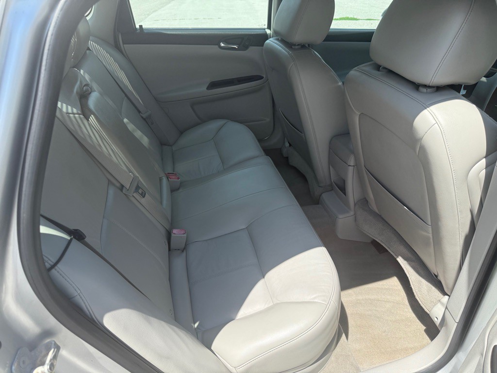 2010 Chevrolet Impala Image 10